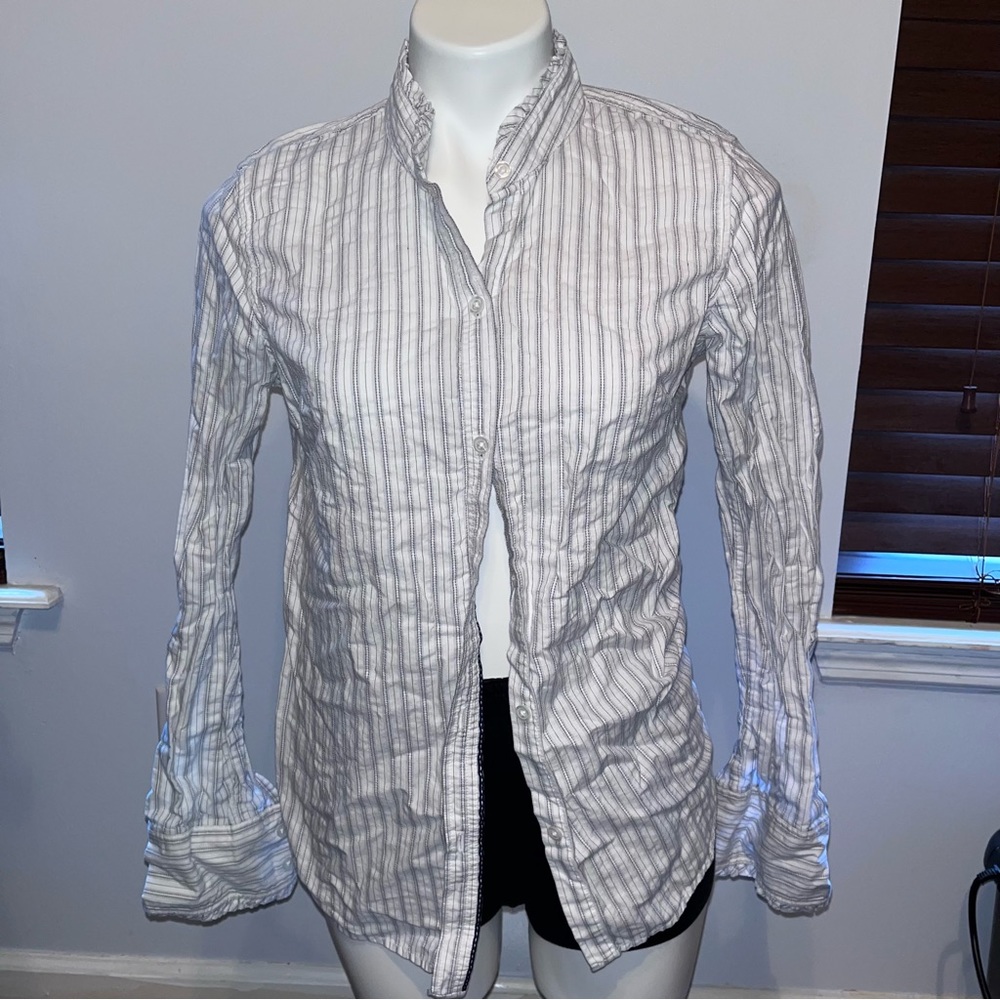 American eagle button down long sleeve tee